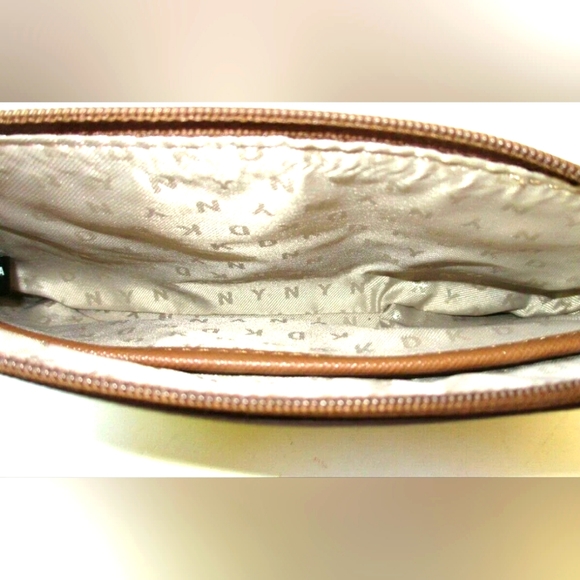 DKNY Brown/Tan Logo Wristlet Wallet Handbag Zip up Leather Purse - Picture 12 of 12